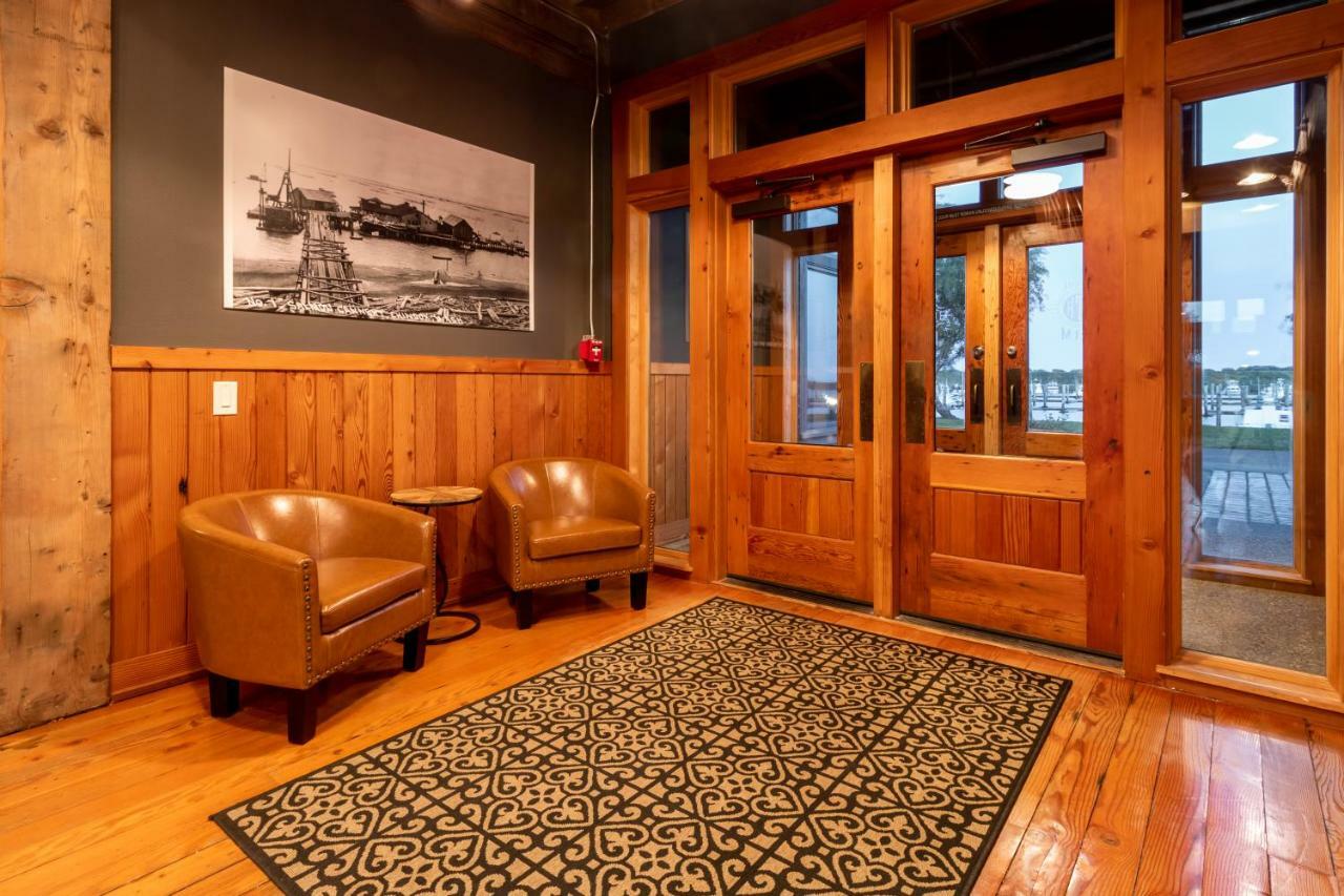 At The Helm Hotel Ilwaco Extérieur photo