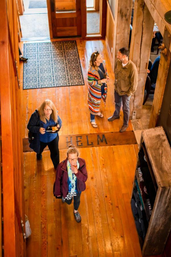At The Helm Hotel Ilwaco Extérieur photo