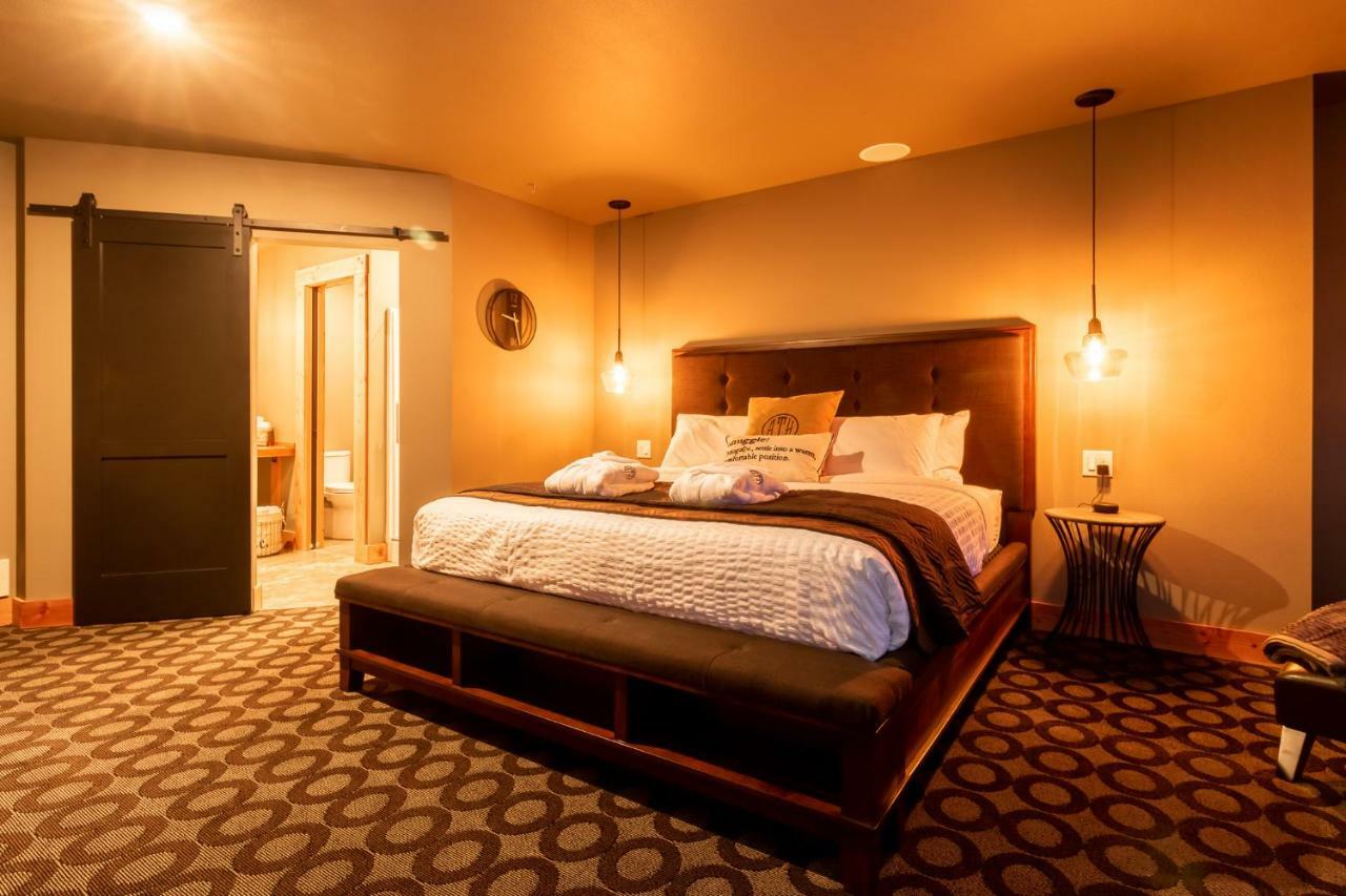 At The Helm Hotel Ilwaco Chambre photo