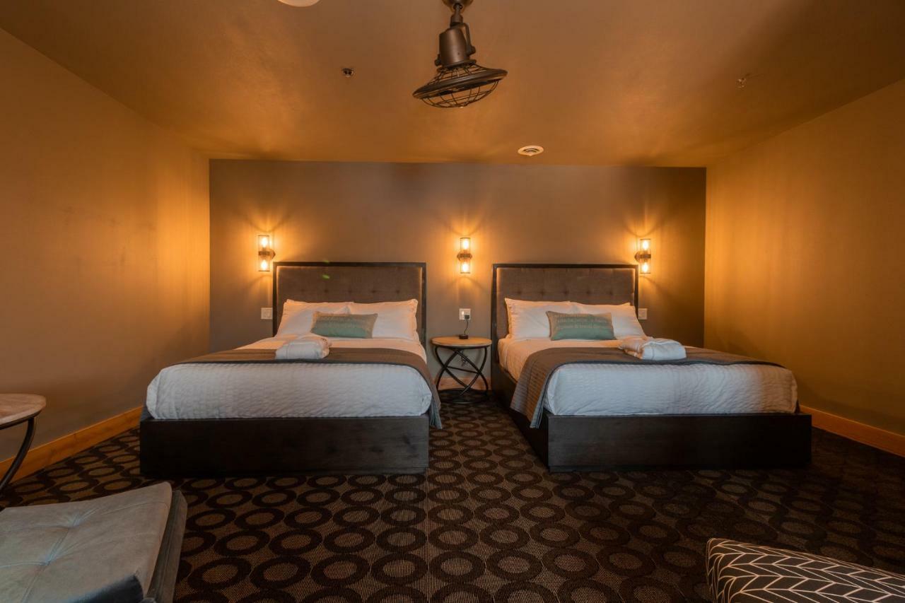 At The Helm Hotel Ilwaco Chambre photo