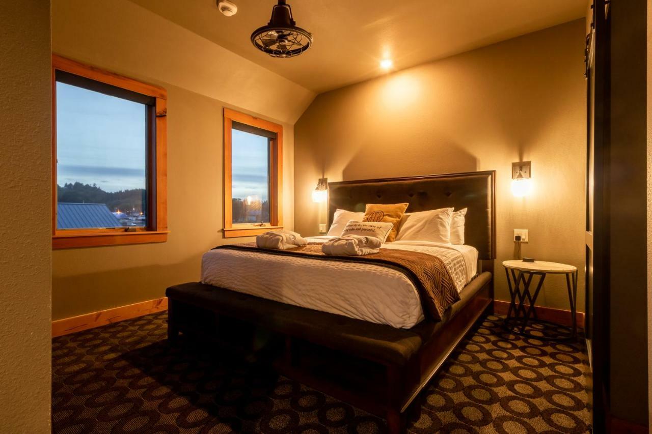 At The Helm Hotel Ilwaco Chambre photo
